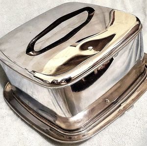 Vintage Lincoln Beautyware cake carrier 11.5×11.5